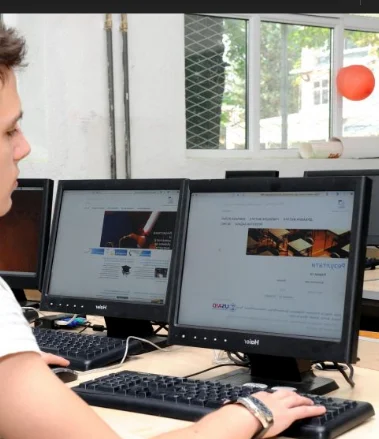 student using multiple screens